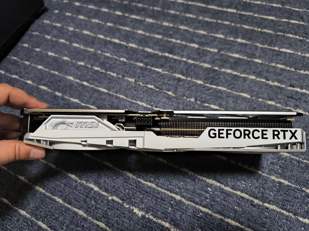 【貴重！】MSI RTX 4060 Ti Gaming X Slim White