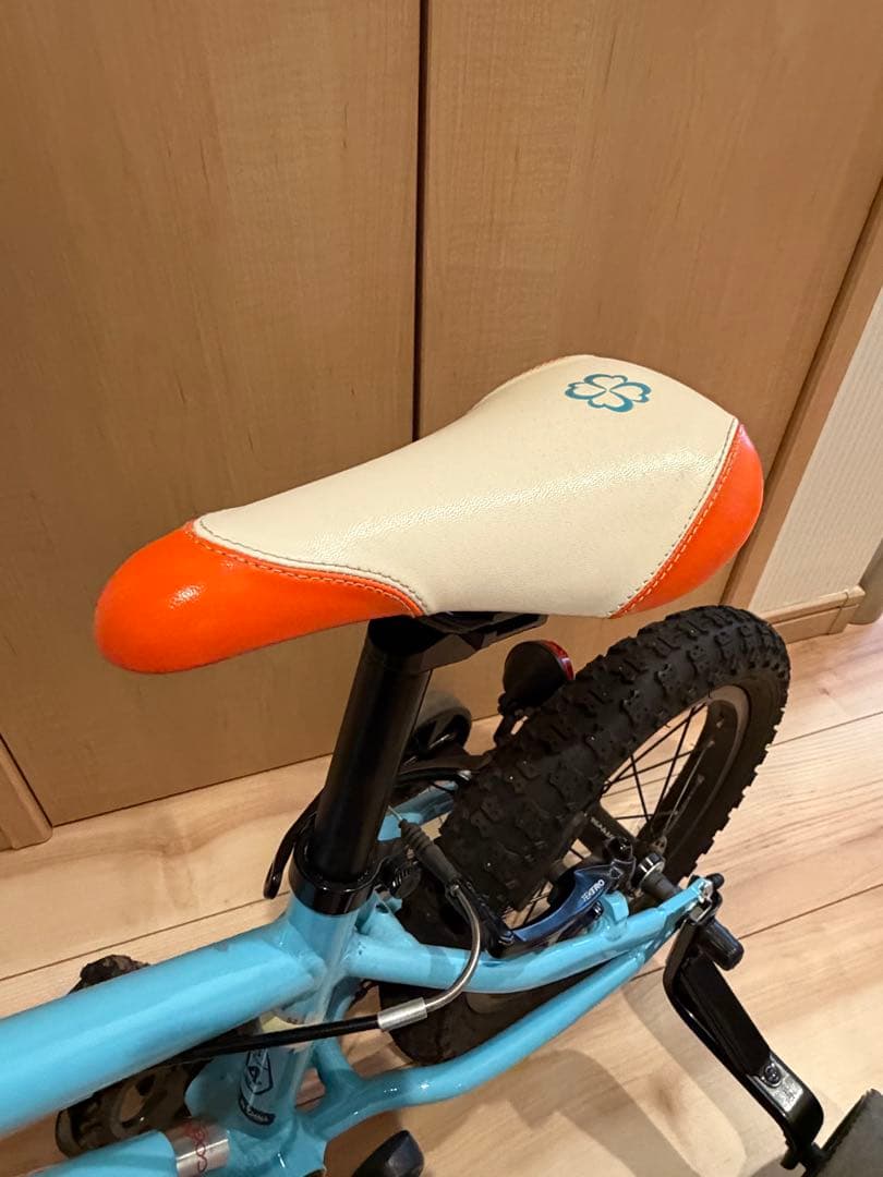 ヨツバサイクル 14インチ 美品　補助輪付　ラムネブルー　送料込み
