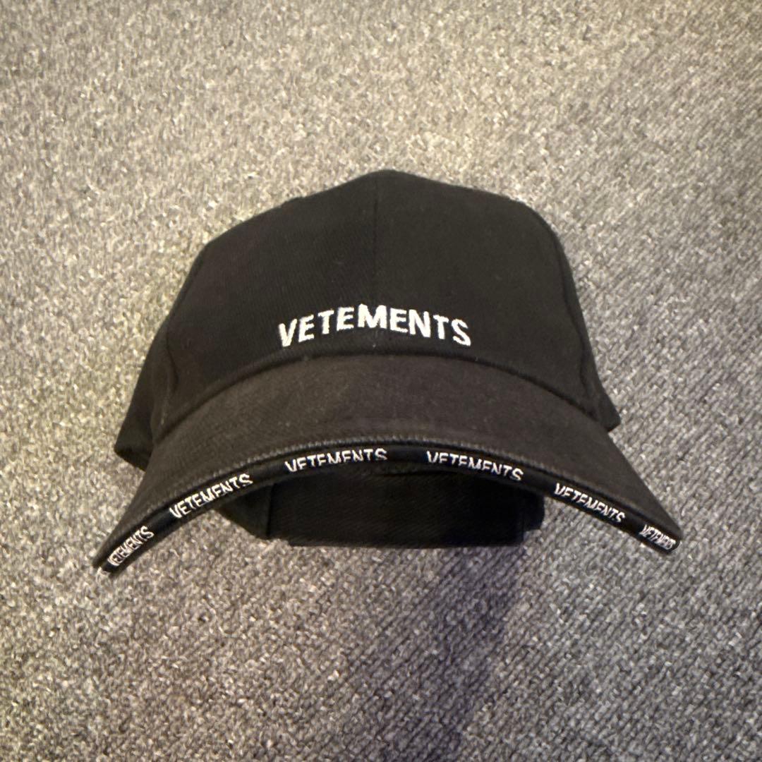 VETEMENTS ブラック　キャップ