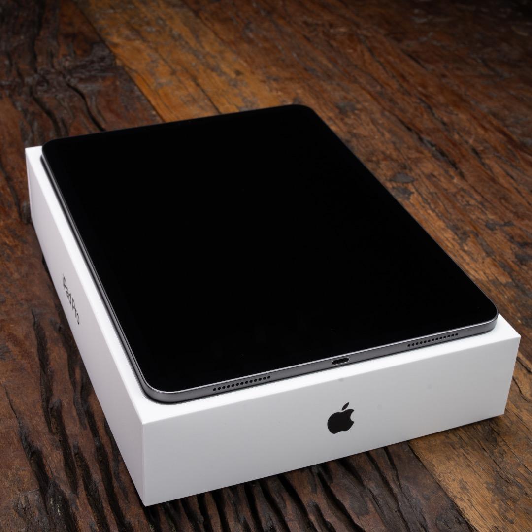 美品 Apple iPad Pro 11インチ 第2世代 256GB A2230