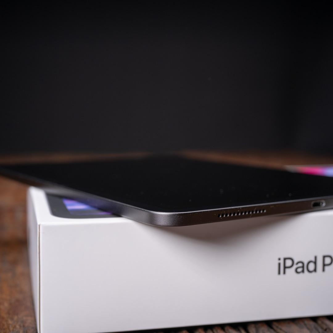 美品 Apple iPad Pro 11インチ 第2世代 256GB A2230