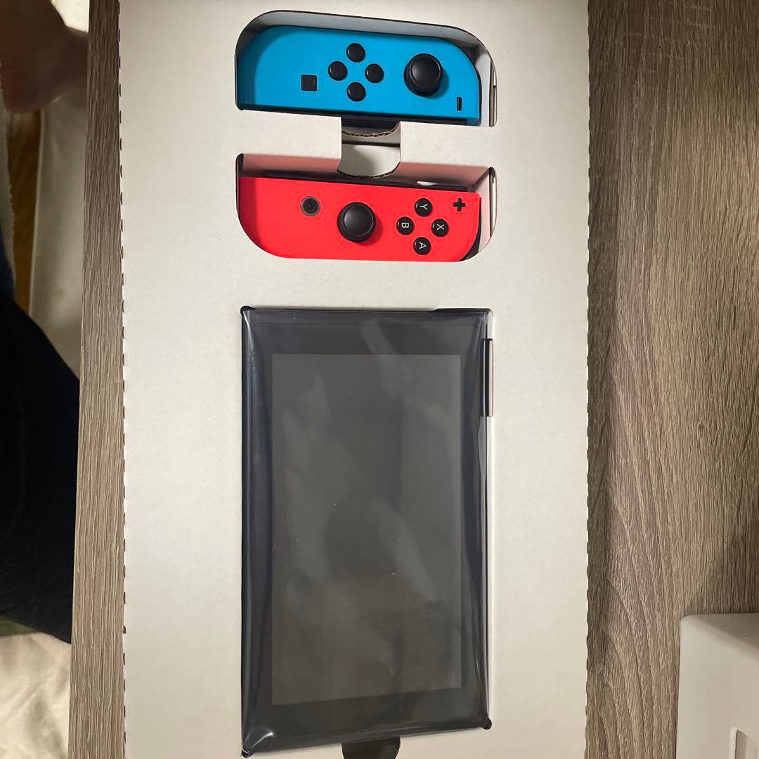最終値下げ Nintendo Switch 青/赤 本体