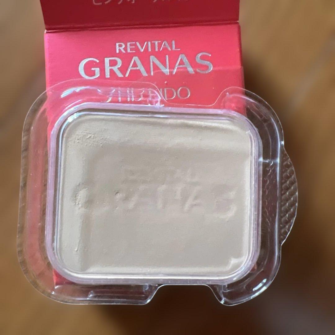 SHISEIDO REVITAL GRANAS パウダーファンデーション