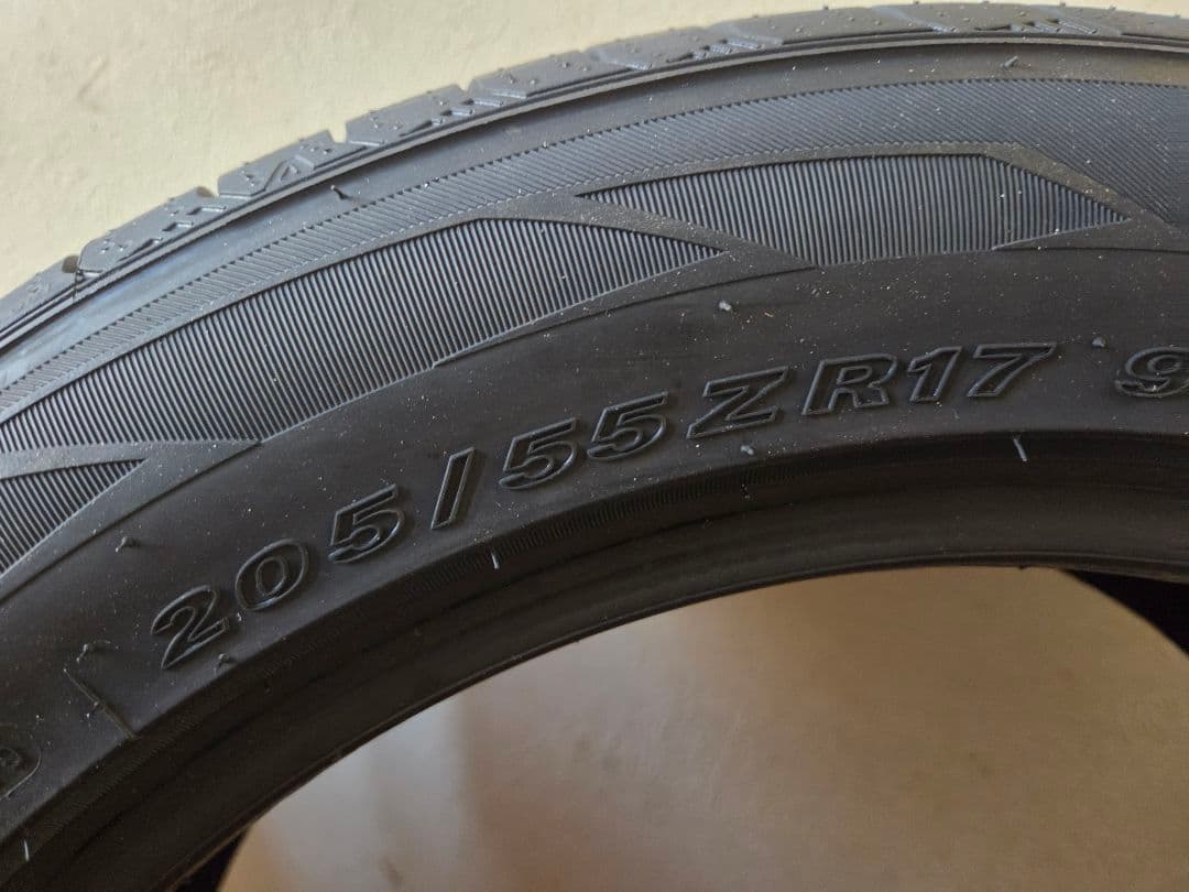 サマータイヤ 205/55ZR17 ４本セット