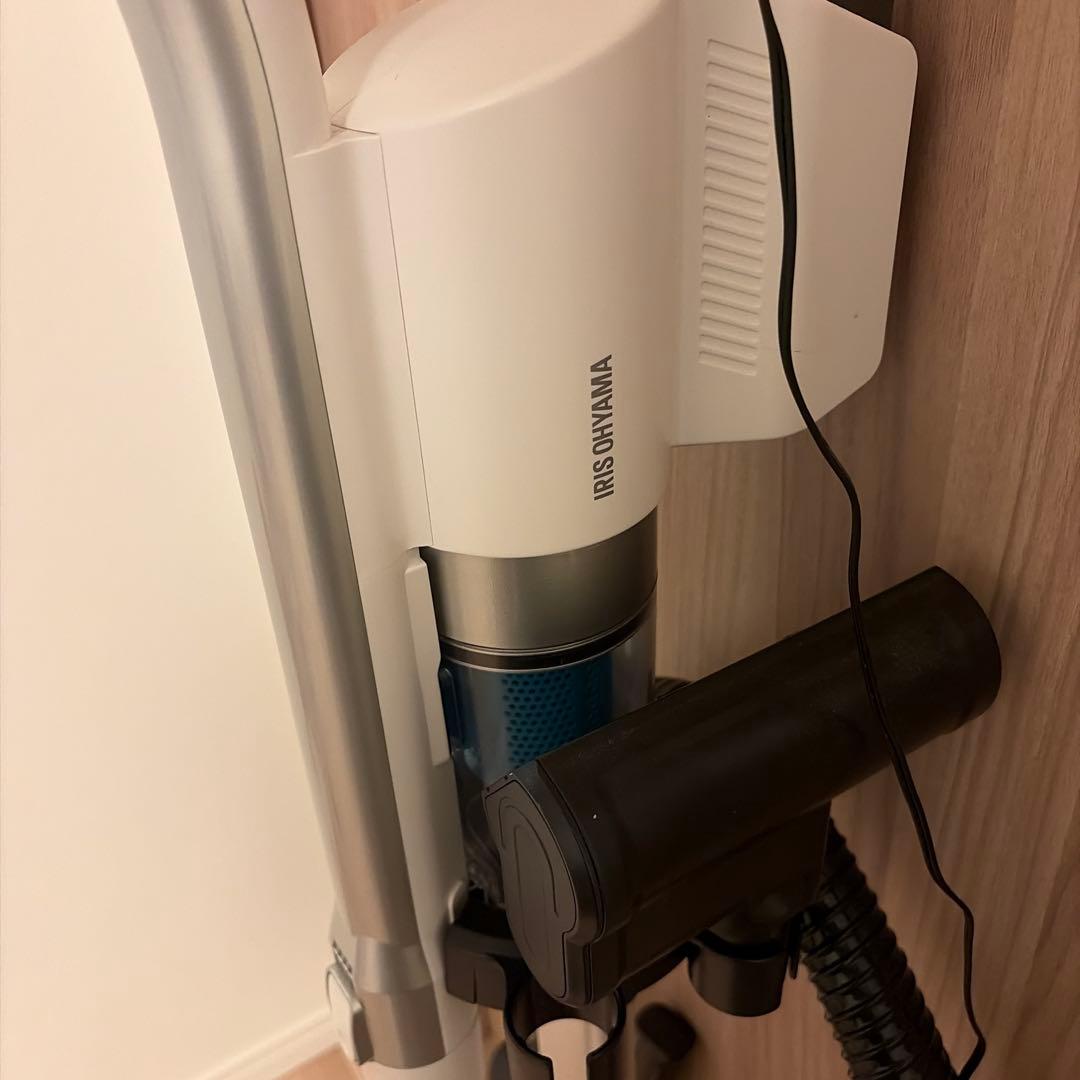 訳あり　アイリスオーヤマ 充電式スティッククリーナー本体