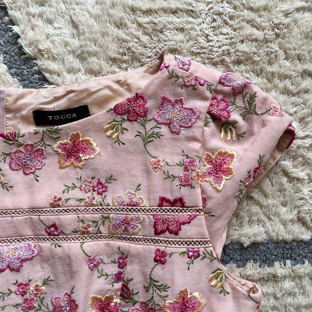 【美品】TOCCA トッカ　刺繍花柄ワンピース