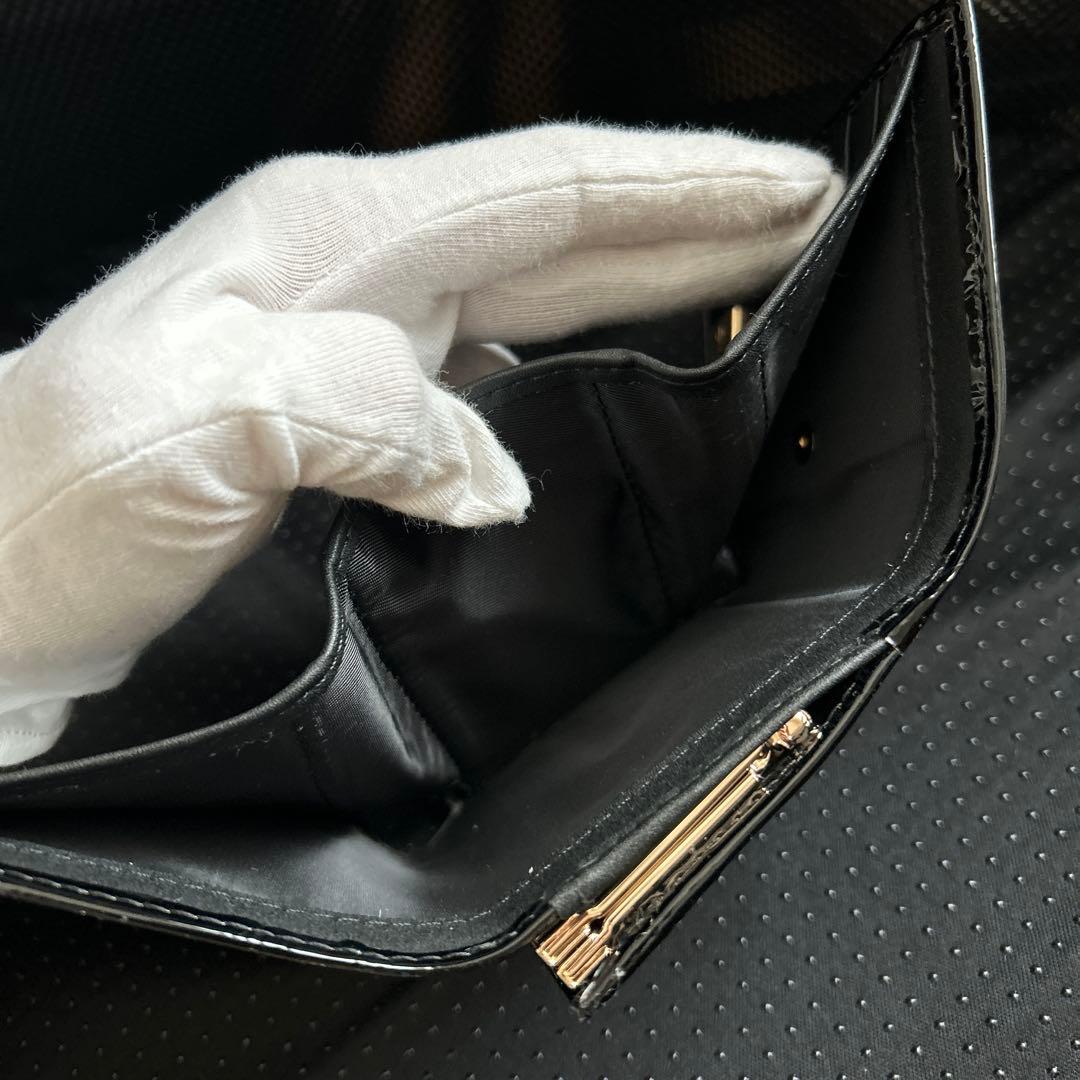 Vivienne Westwood 三つ折り財布　エナメル　黒