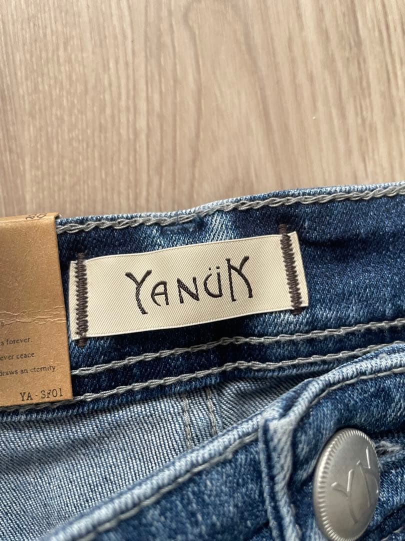 【タグ付き】YANUK ワイドフレア Vintage風加工 ブルーデニム 25