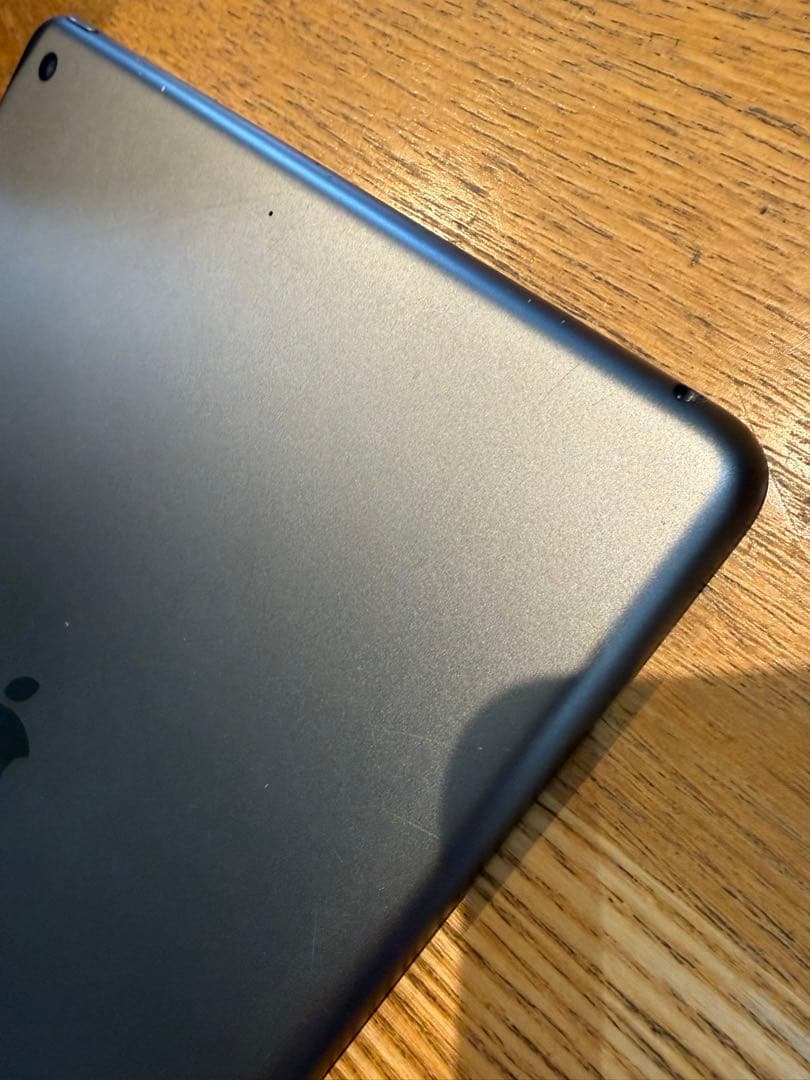 iPad 第8世代 32GB Wi-Fi スペースグレイ 液晶割れ タッチOK