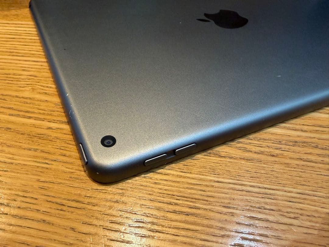 iPad 第8世代 32GB Wi-Fi スペースグレイ 液晶割れ タッチOK