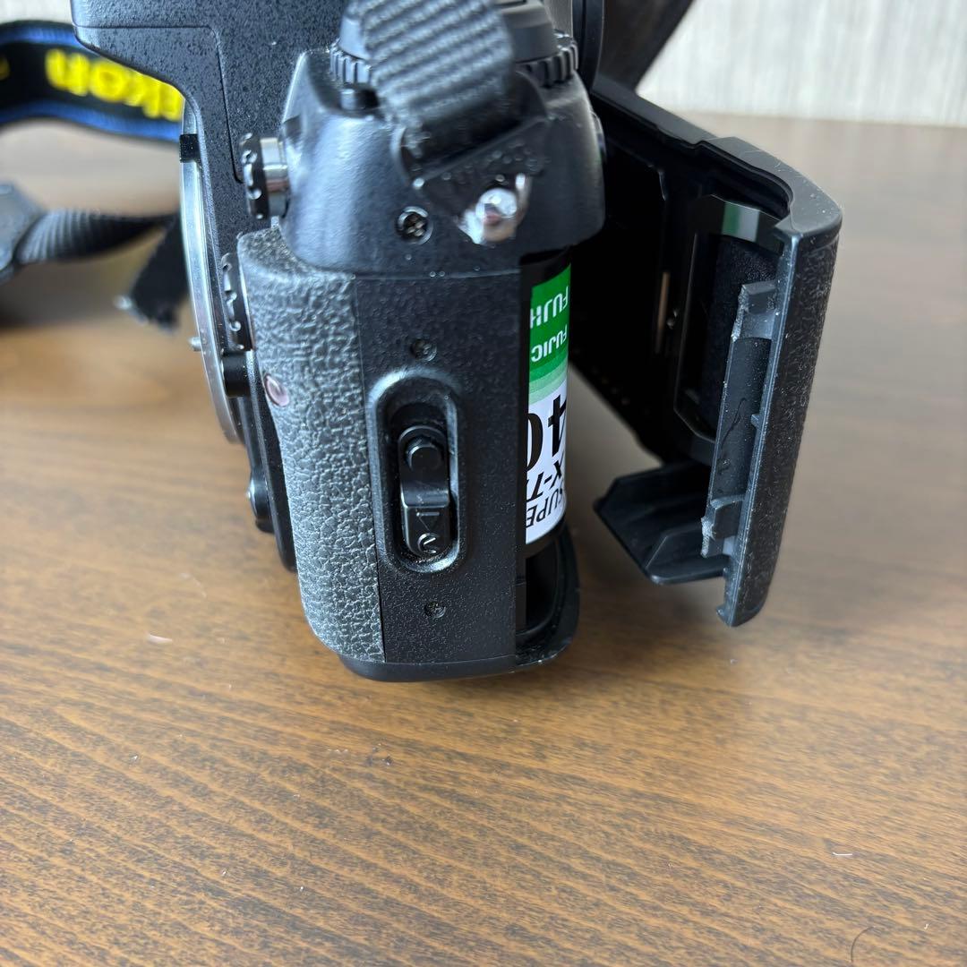 【ジャンク品】Nikon F100 ボディ 一眼レフカメラ　ニコン