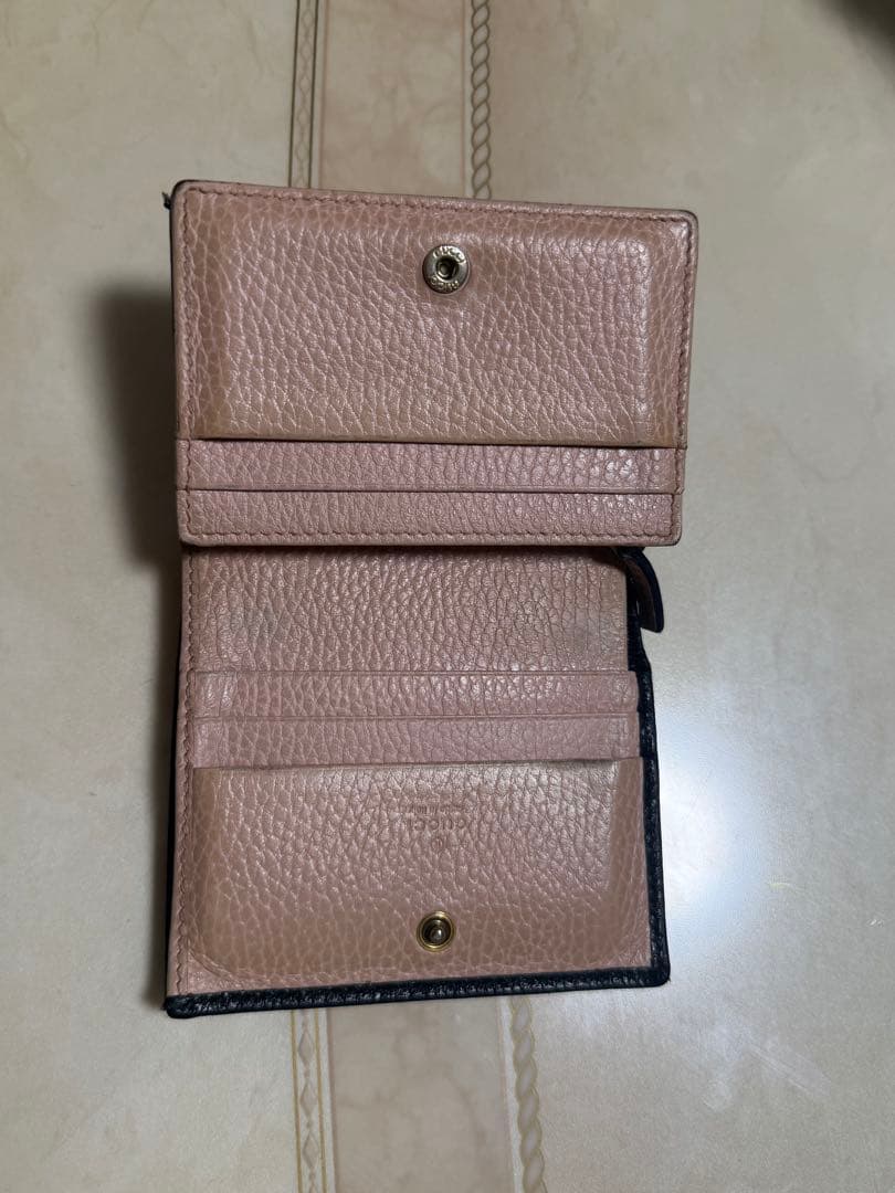 GUCCI 二つ折り財布 黒 リボンモチーフ