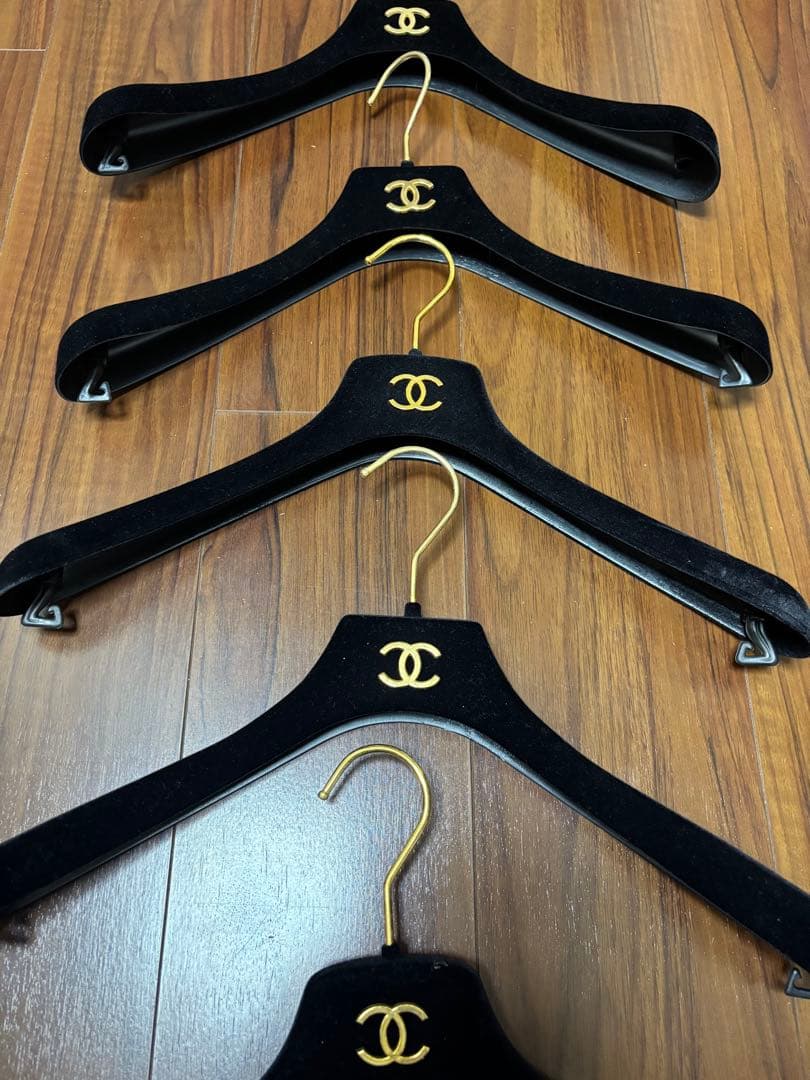 CHANEL ベルベットハンガー 5本セット