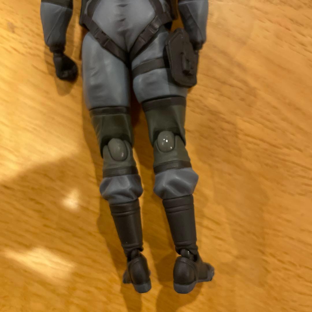 figma 645 SOLID SNAKE MGS2 　スネーク　メタルギア