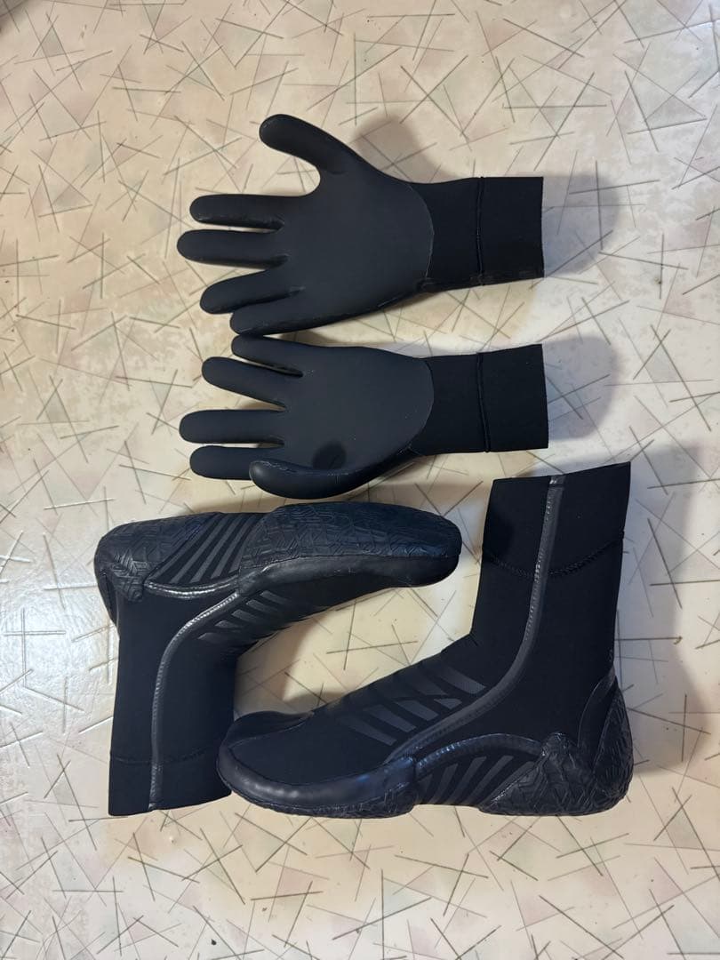 SURF8 ブーツとグローブセット ほぼ新品