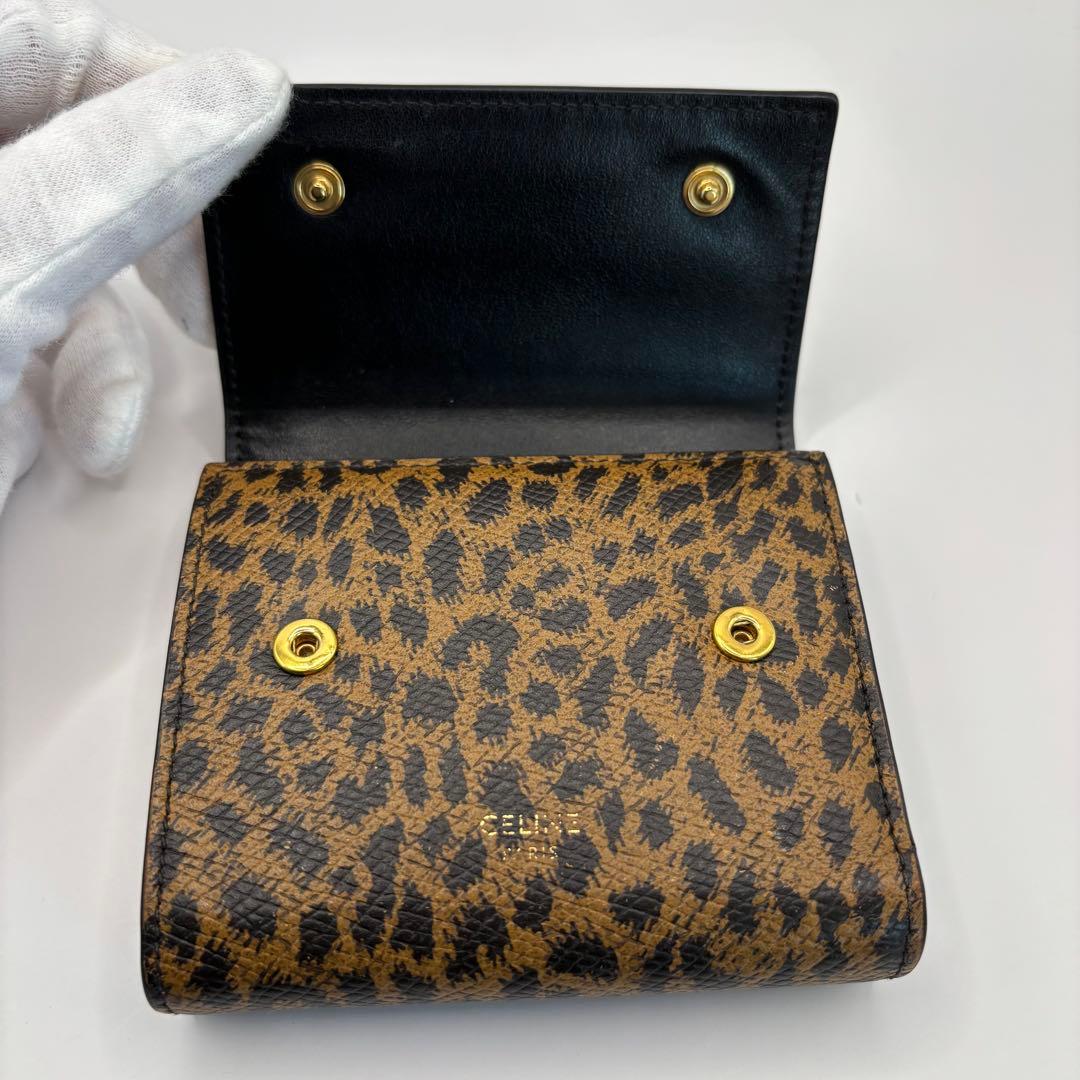 CELINE 三つ折り財布　レオパード　財布　ウォレット　ヒョウ柄　コンパクト