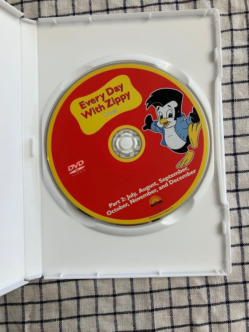 【おうち英語】Every Day With Zippy DVD4枚とカレンダー