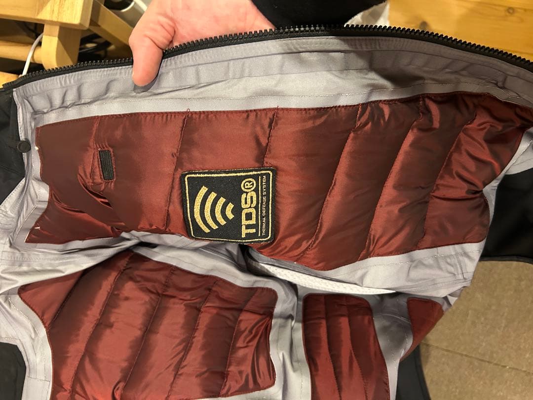 volcom TDS INF GORE-TEX ジャケット　Lサイズ