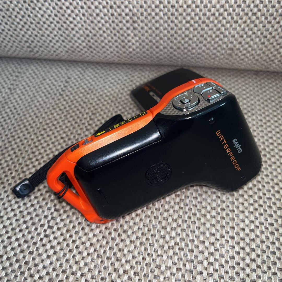 美品 SANYO Xacti DMX-CA8(K) 防水デジタルムービーカメラ