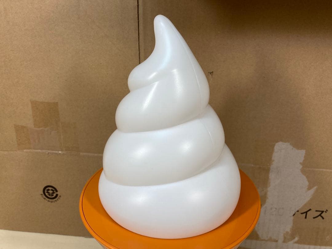 ニッセイ　ソフトクリーム　ランプ　照明