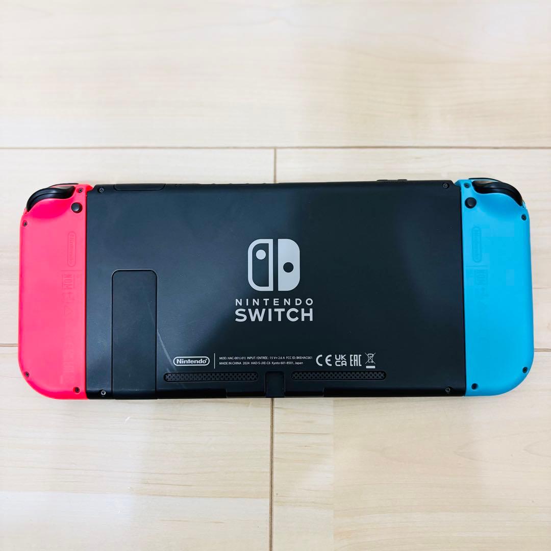 【美品】2024年モデル　Nintendo Switch スイッチ　本体