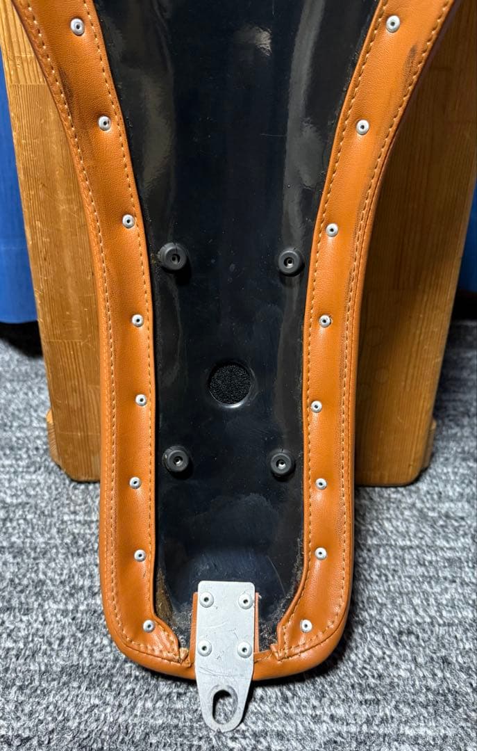 ハーレー スポーツスター トランプサイクル タックロールシート コブラシート