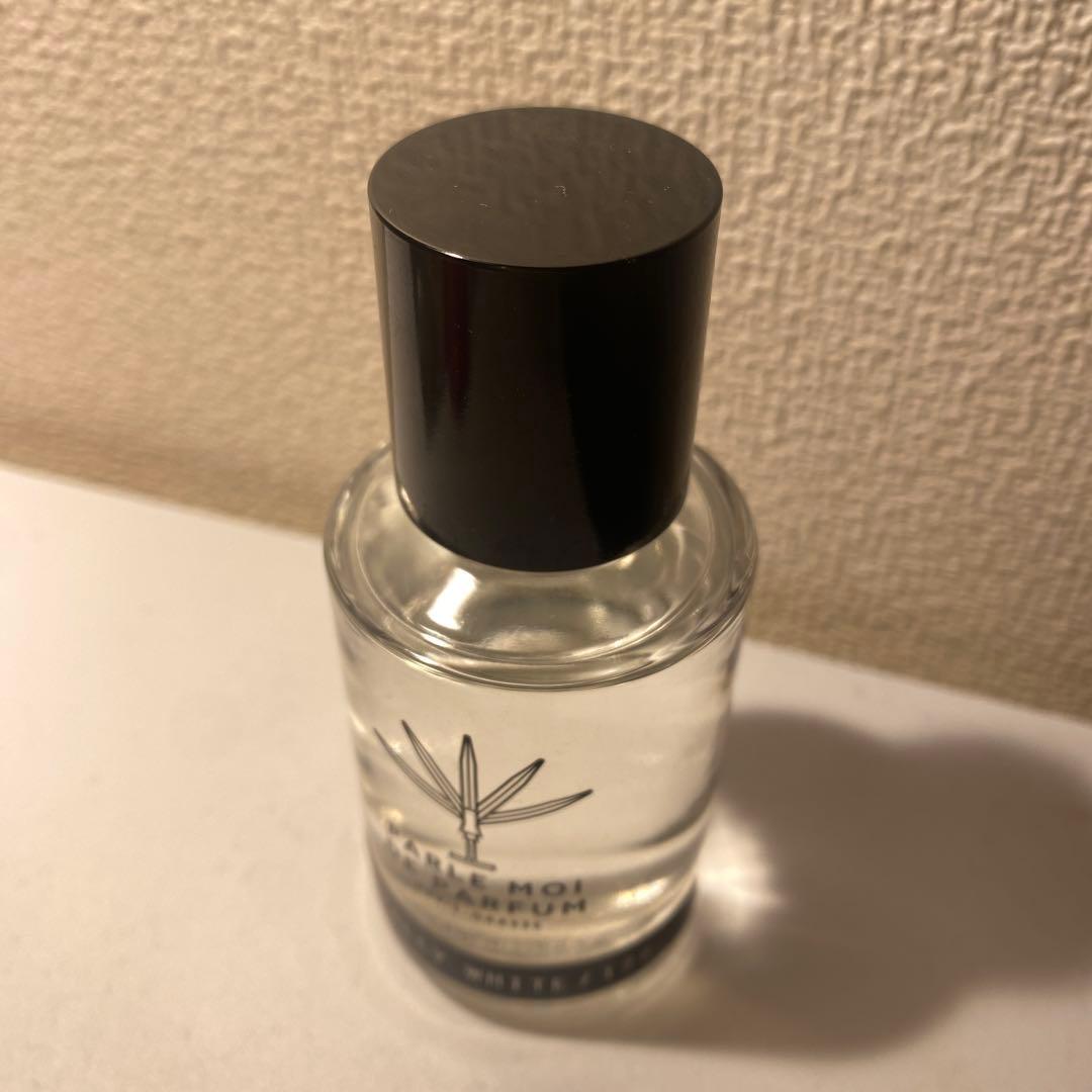 トータリーホワイト Parle Moi De Parfum 香水