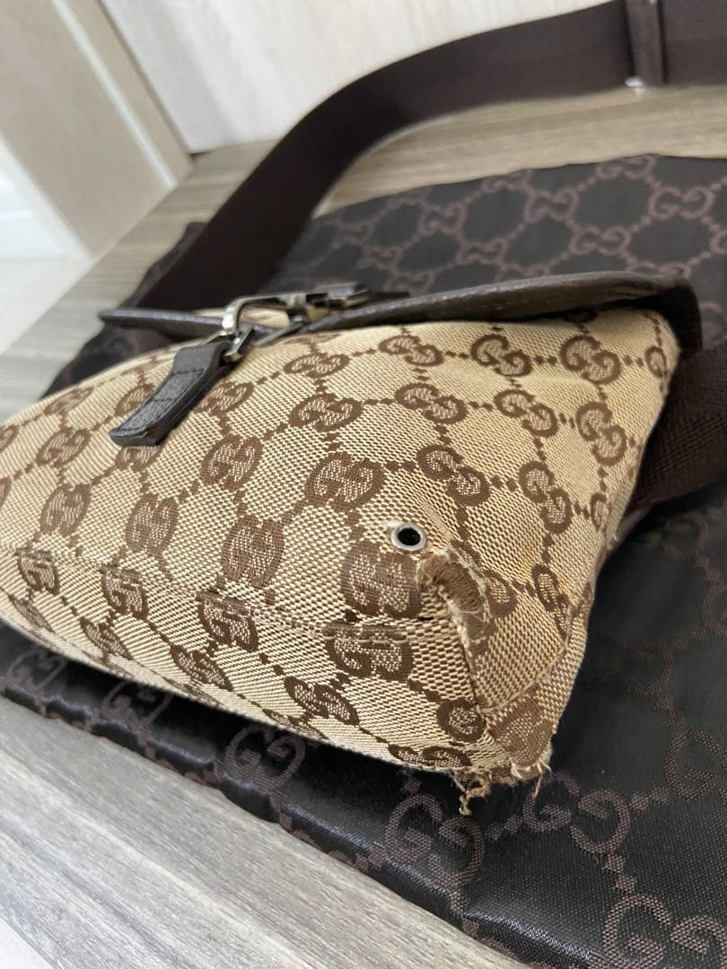 GUCCI ボディバッグ　ショルダーバッグ　GG柄　キャンバス　レザー　ベージュ