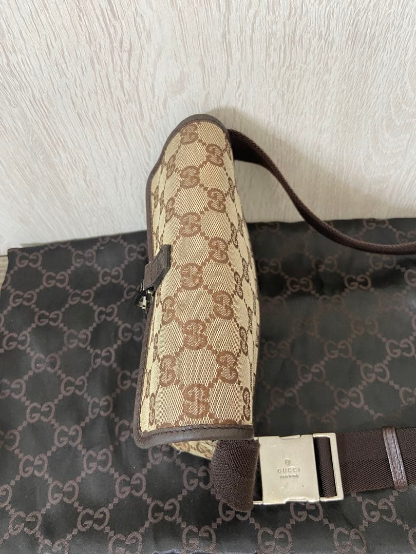 GUCCI ボディバッグ　ショルダーバッグ　GG柄　キャンバス　レザー　ベージュ