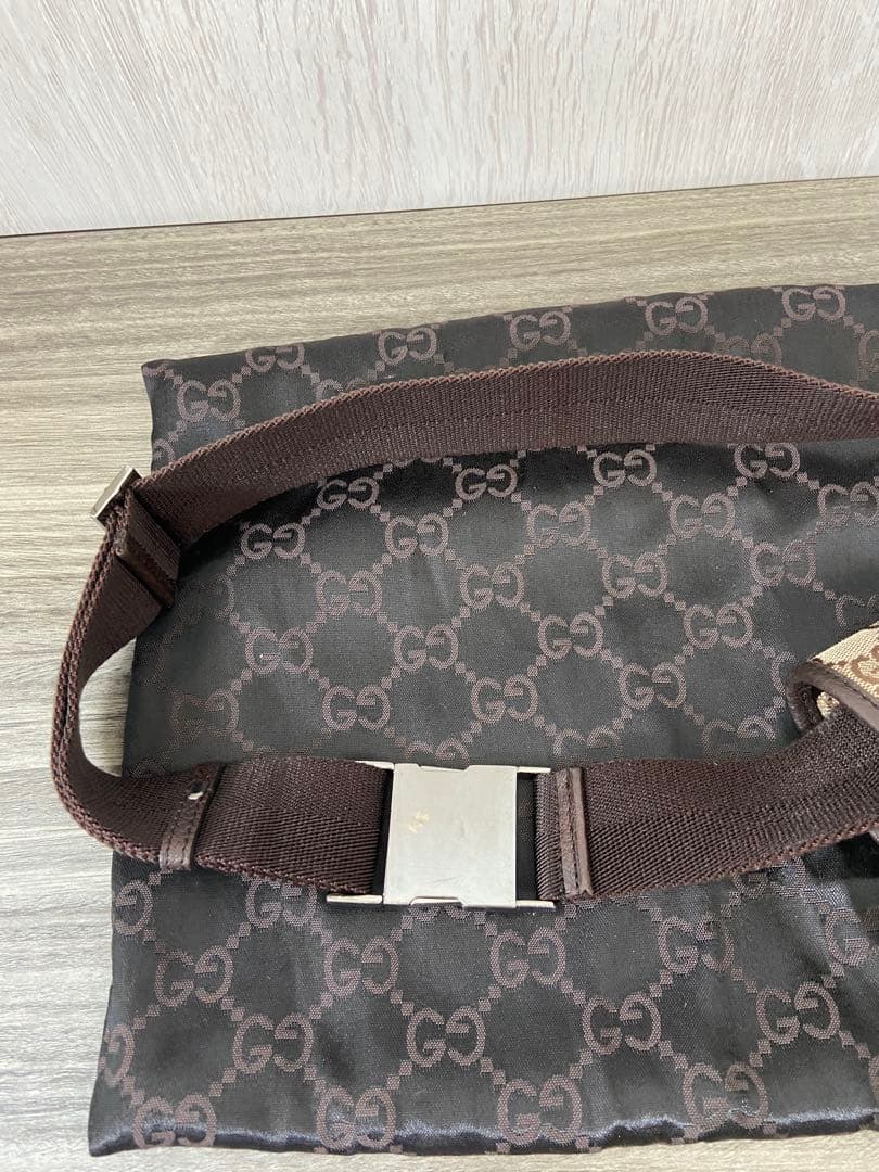 GUCCI ボディバッグ　ショルダーバッグ　GG柄　キャンバス　レザー　ベージュ
