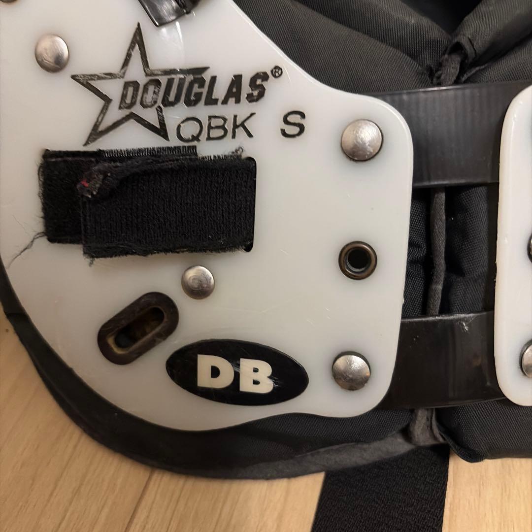 ま*め様 ダグラス Douglas QBK S ショルダー Sサイズ アメフト