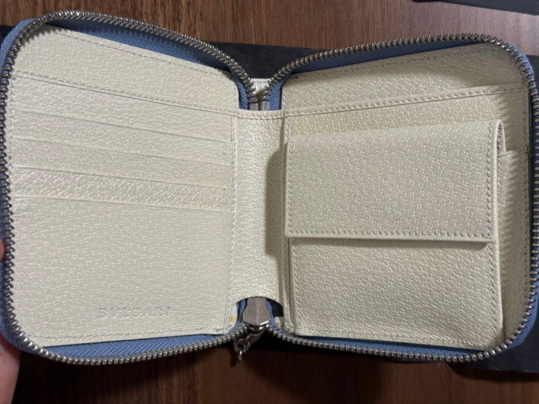 【新品・未使用】BVLGARI ロゴマニア 二つ折り財布 ブルー（箱付き）