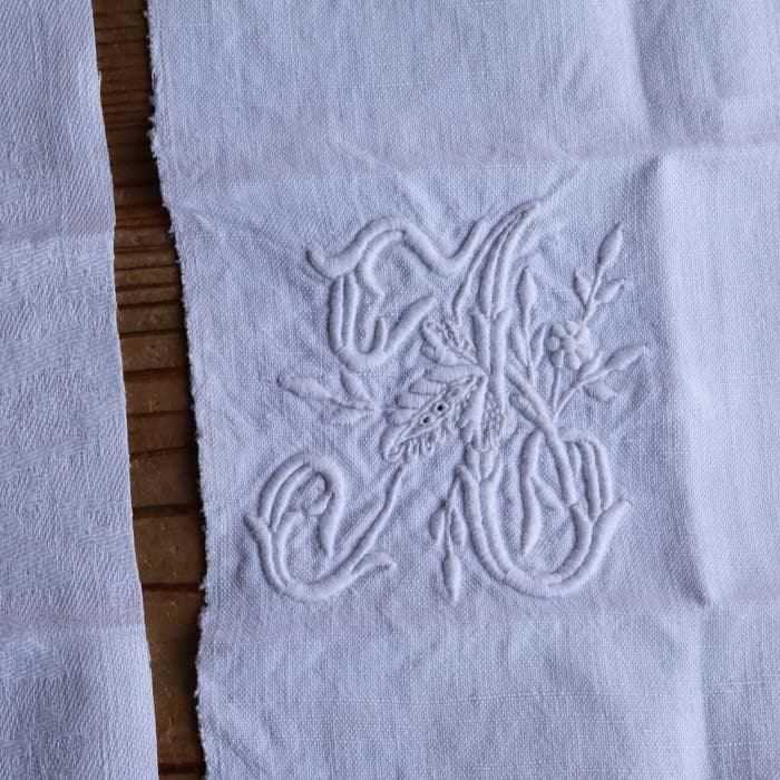 【5】たくさん 19枚！フランス アンティーク 手刺繍 イニシャル 端切れ