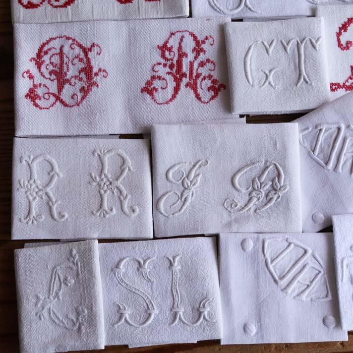 【5】たくさん 19枚！フランス アンティーク 手刺繍 イニシャル 端切れ