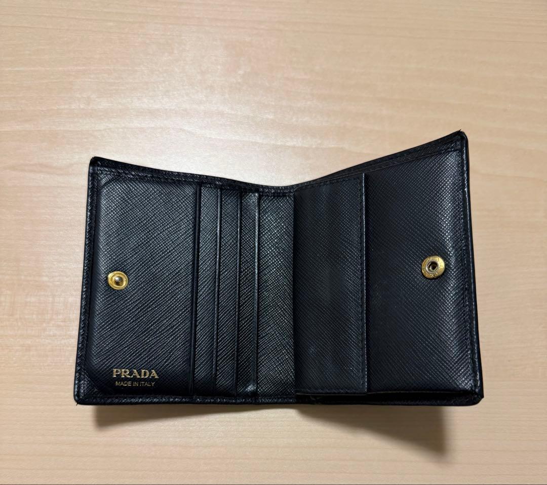 PRADA レザー二つ折り財布　美品