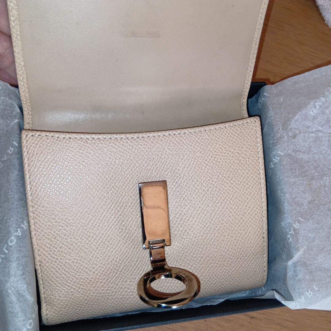 K*様 ✨️BVLGARI ベージュレザー 二つ折り三つ折り？財布