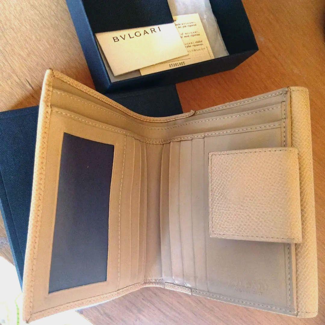 K*様 ✨️BVLGARI ベージュレザー 二つ折り三つ折り？財布