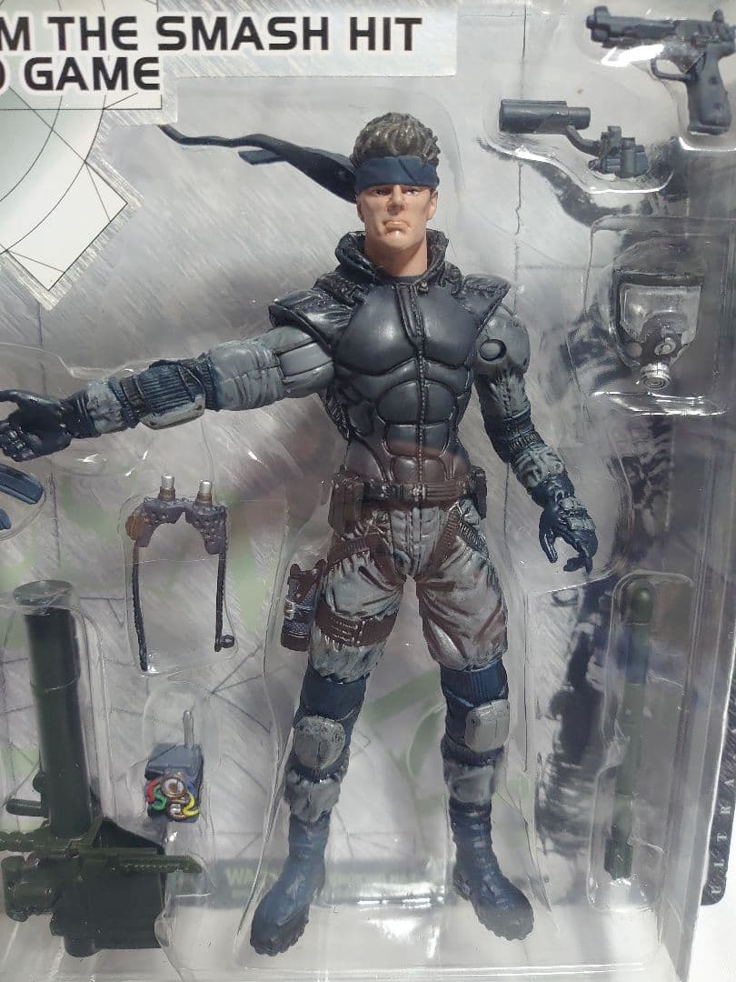 メタルギアソリッド　マクファーレントイズ ソリッドスネークアクションフィギュア