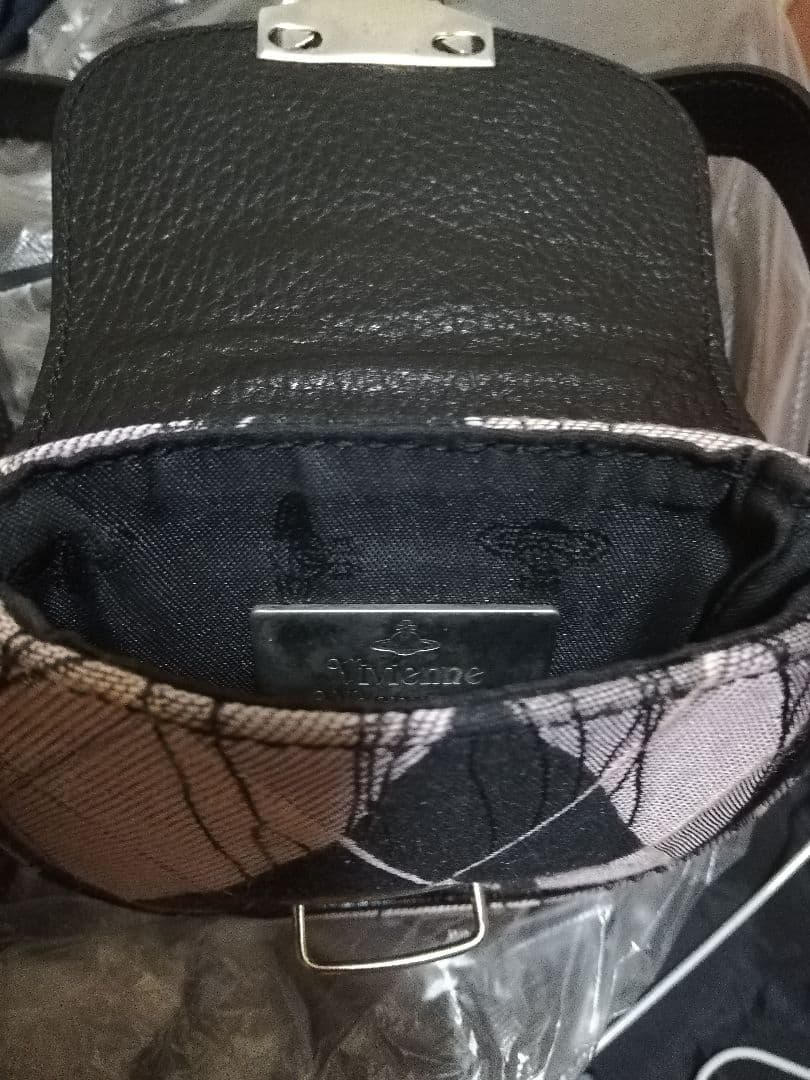 Vivienne Westwood ヴィヴィアン ベルトバッグ　鍵付き美品