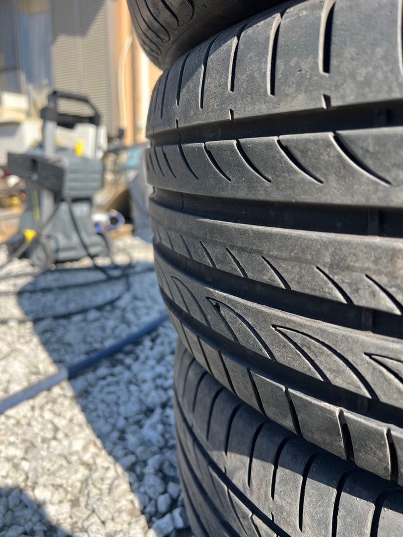 ピレリ　パワジー　225/55r17 24年製　バリ山　8部山　美品