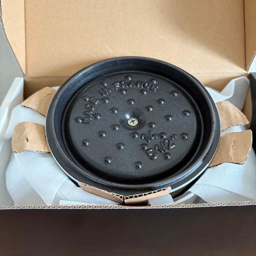 【未使用品】STAUB 14 ピコ ラウンドココット 鍋 ホワイト 【超レア】