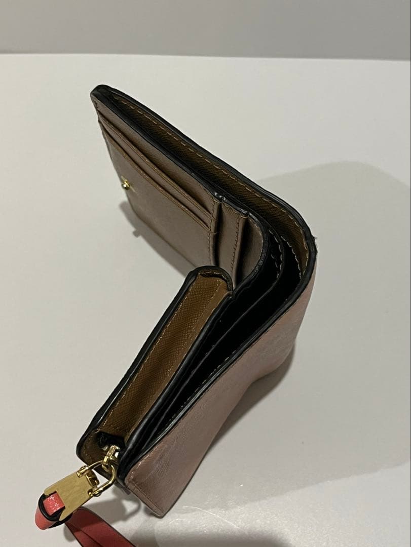 【大特価最終SALE】Marc Jacobs 二つ折り財布 黒 ピンク