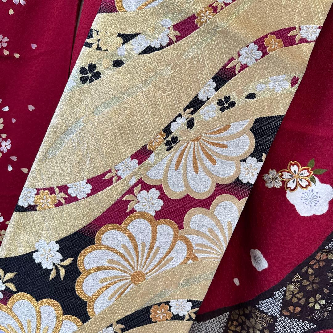 振袖フルセット　えんじ色/黒に絞りの入った桜柄の格調高いお振袖　正絹