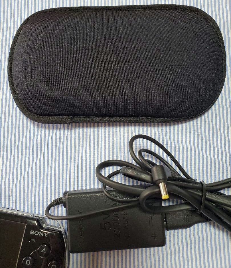 PSP-2000本体　ソフト2つセット