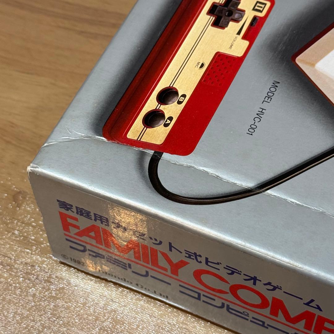 6-216【新品未開封】任天堂 初代 ファミリーコンピュータ HVC-001