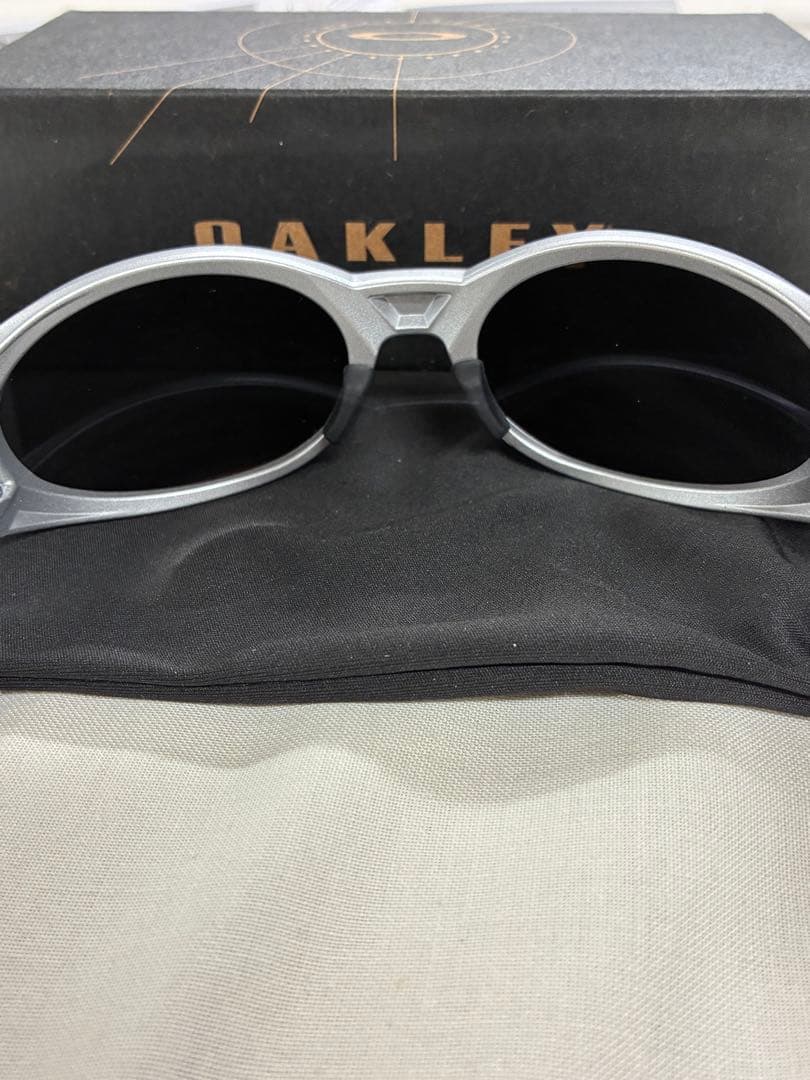 OAKLEY オークリー　サングラス　EYEJACKET REDUX