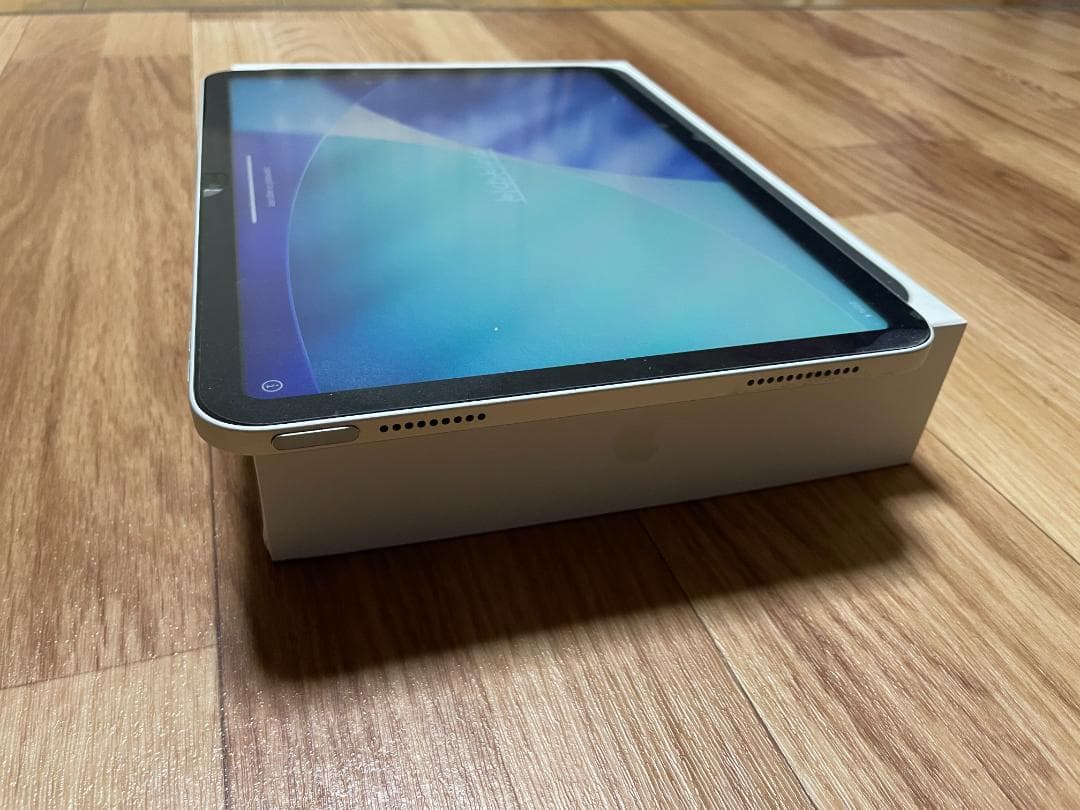 iPad (第10世代)wifi 64GB シルバー　美品