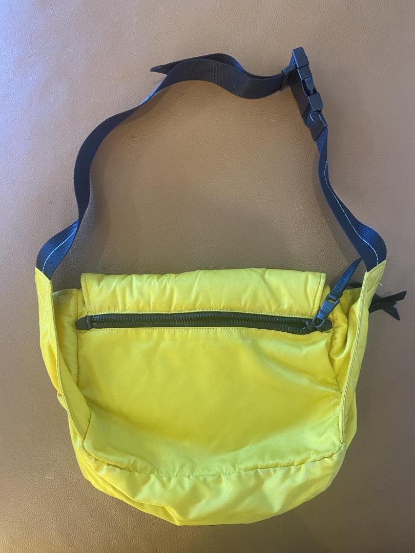 PRADA プラダ ボディバッグ ナイロン イエロー