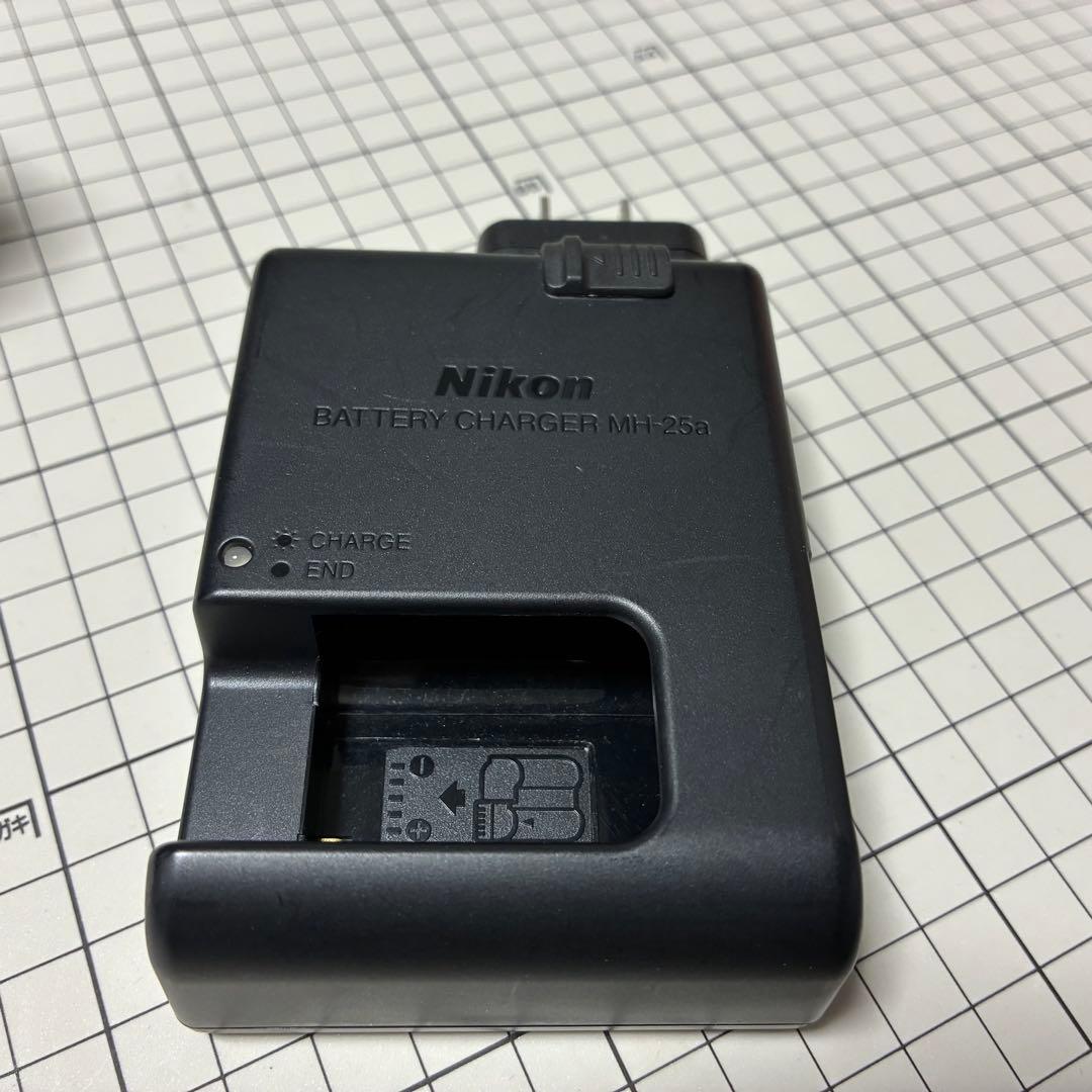 Nikon Z5 ボディ、バッテリー充電器セット