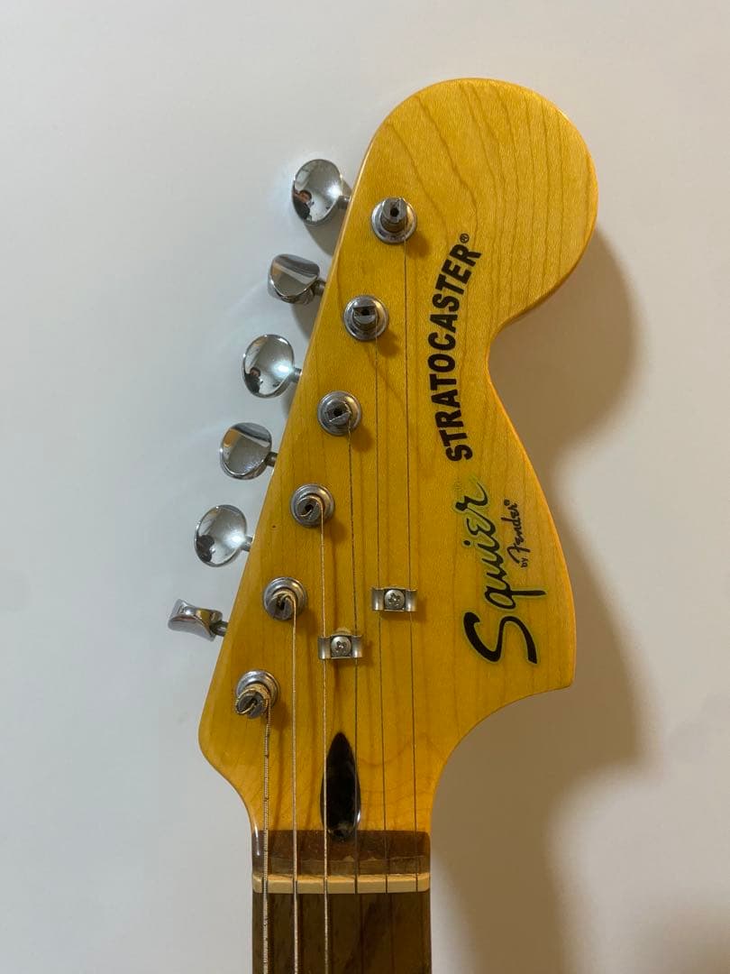 騎*谷様 【Squier Stratocaster エレキギター ケース付き】